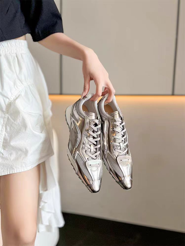 Women Shoes Hong Kong - أحذية رياضية نسائية أنيقة بمقدمة مدببة