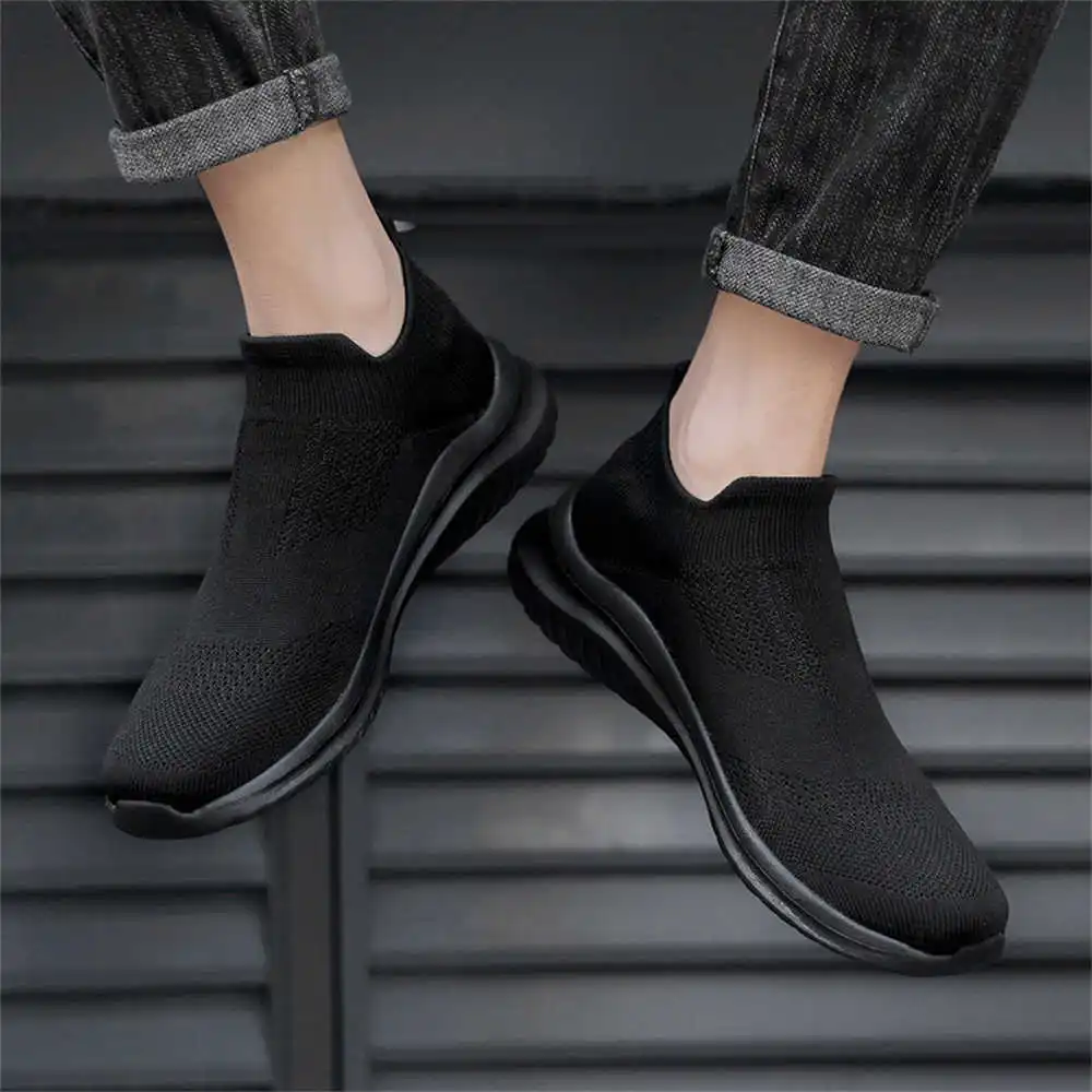 Women Shoes Brown Colour - أحذية تنس جديدة ناعمة باللون البيج