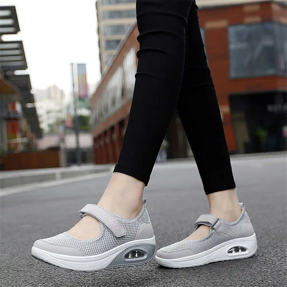 Women Shoes Brown Colour - 36-41 أحذية رياضية ملونة للموسم ديمي