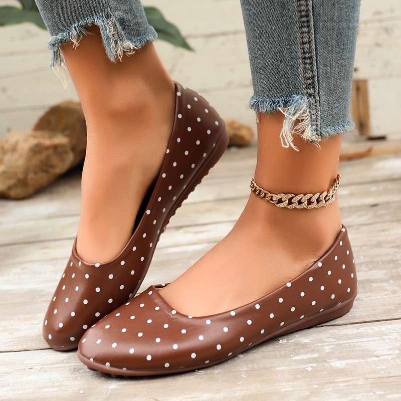 أحذية نسائية مسطحة بيضاء منقطة - مراجعة Women Shoes For Walking وسعره