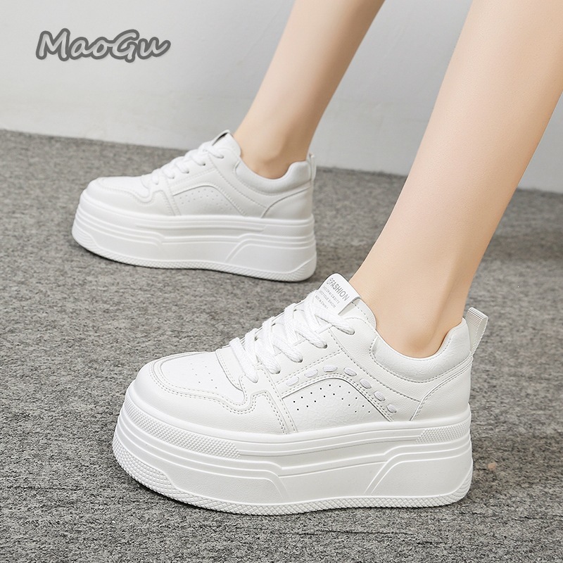 أحذية رياضية بيضاء نسائية لزيا - مراجعة Women Shoes Store وسعره