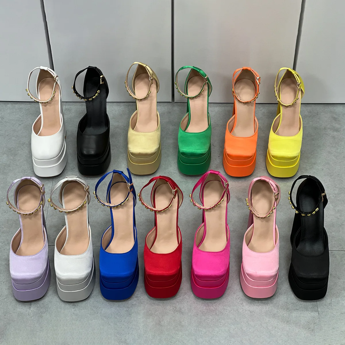 حذاء نسائي بكعب عالٍ بيج بمقدم - مراجعة Women Shoes Zara وسعره