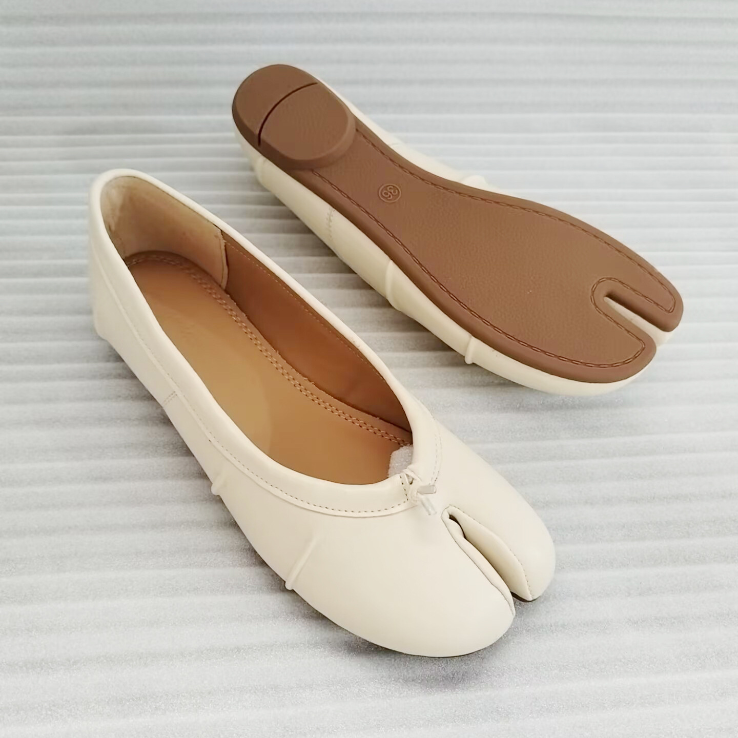 أحذية نسائية جديدة مسطحة بمقدم - مراجعة Women Shoes For Walking وسعره