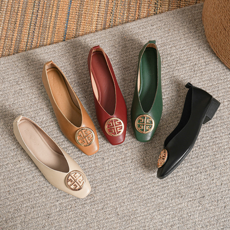 حذاء نسائي بكعب مربع وكعب منخف - مراجعة Women Shoes Zara وسعره
