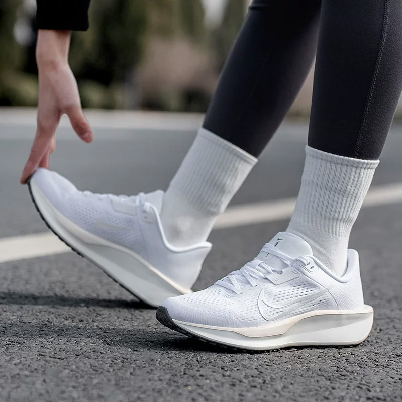 حذاء نايك QEST 6 للنساء - حذاء - مراجعة Women Shoes Hong Kong وسعره