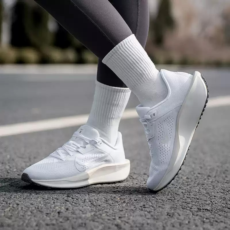 حذاء نايك QEST 6 للنساء - حذاء - مراجعة Women Shoes Hong Kong وسعره