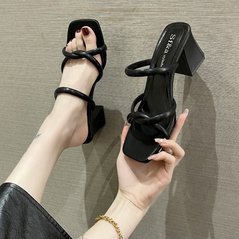 شبشب بكعب عالي للنساء ، مضخات  - مراجعة Women Shoes Zara وسعره
