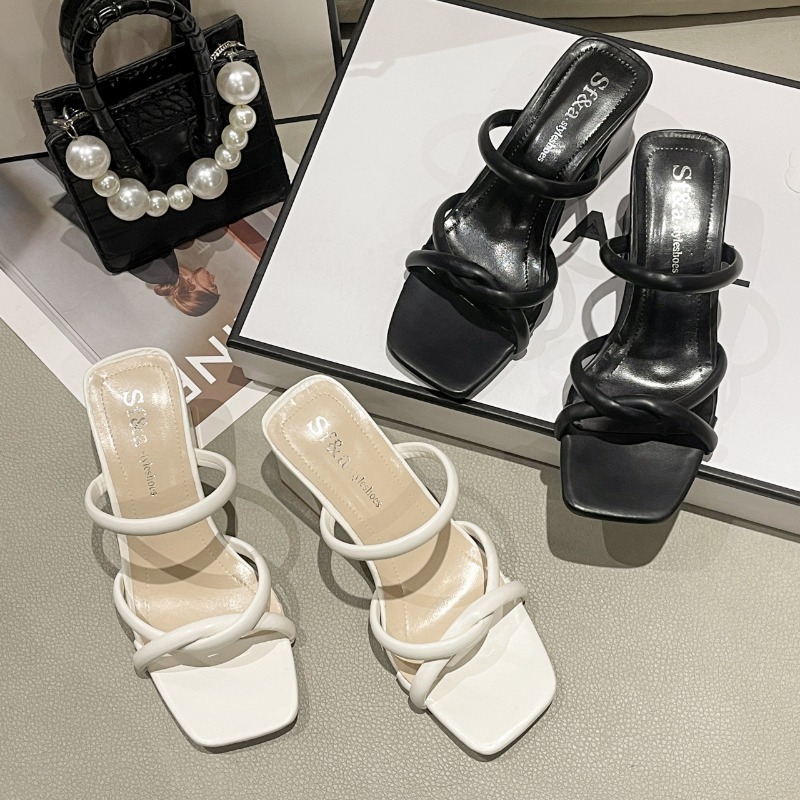 شبشب بكعب عالي للنساء ، مضخات  - مراجعة Women Shoes Zara وسعره