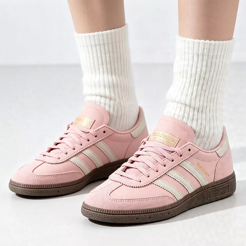 أحذية رياضية أصلية من أديداس ب - مراجعة Women Shoes Hong Kong وسعره