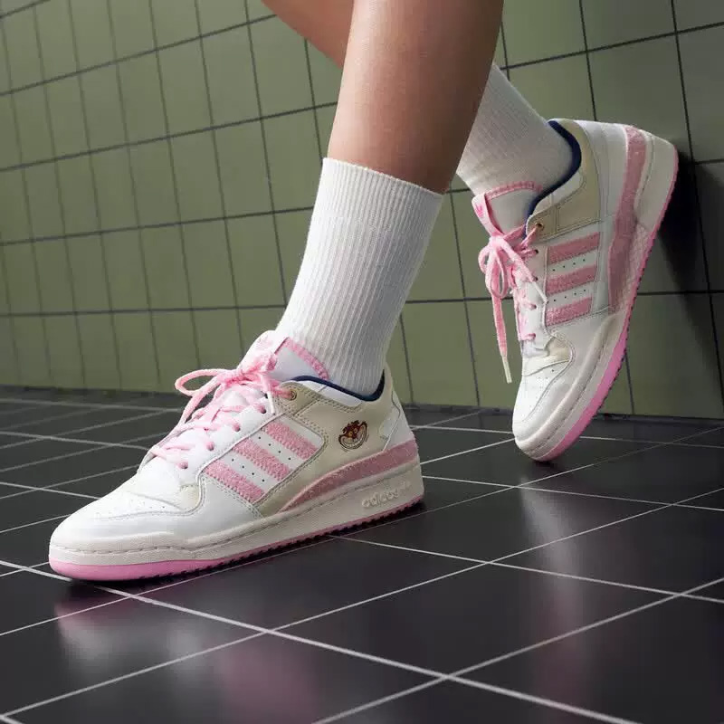 أحذية نسائية من أديداس كلوفر × - مراجعة Women Shoes Hong Kong وسعره