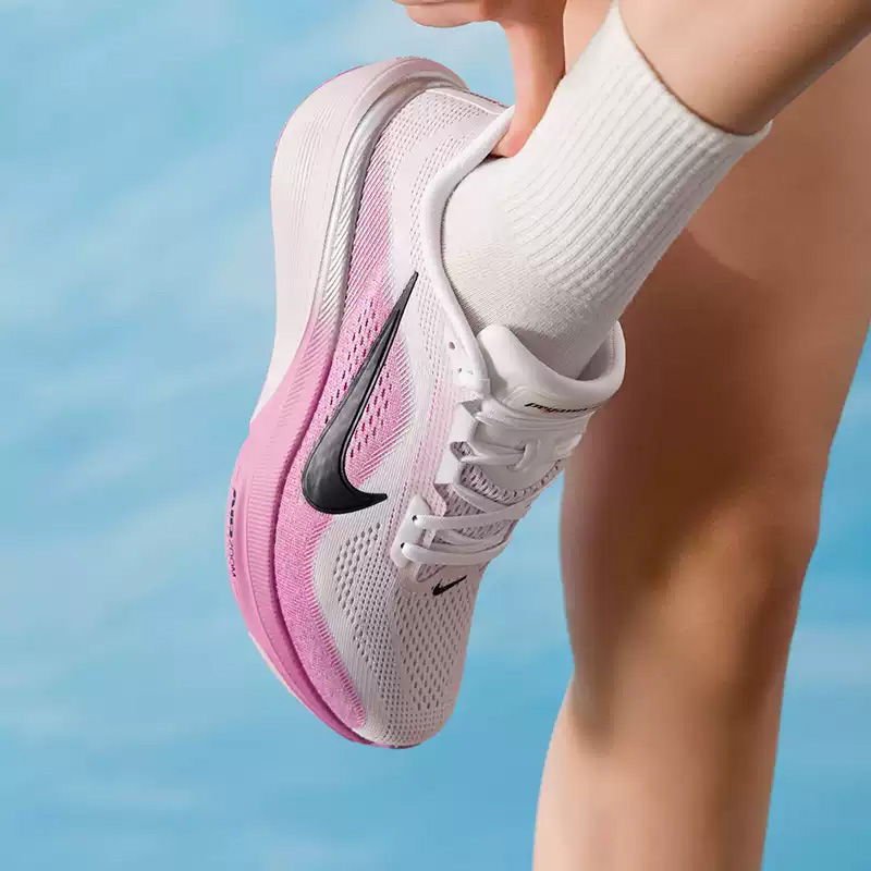 أحذية نايك للجري للنساء، خفيفة - مراجعة Women Shoes Qc وسعره