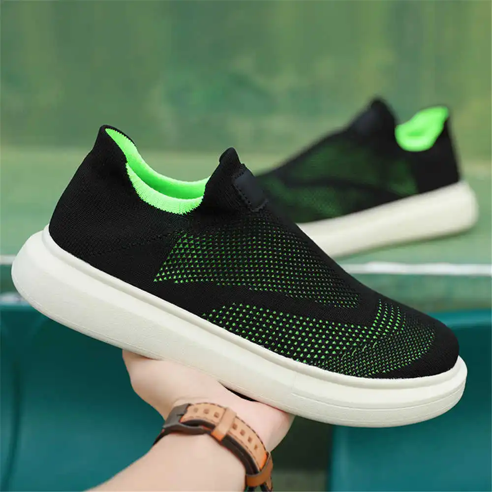 جوارب رياضية للنساء ، أحذية بن - مراجعة Women Shoes Brown Colour وسعره